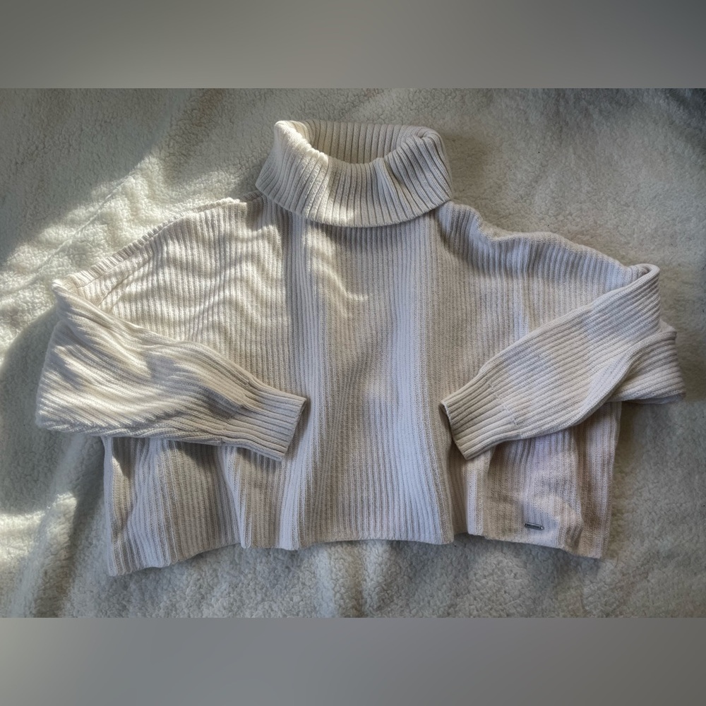 Hollister Ribbed White Turtleneck Sweater Size M - Picture 5 of 8